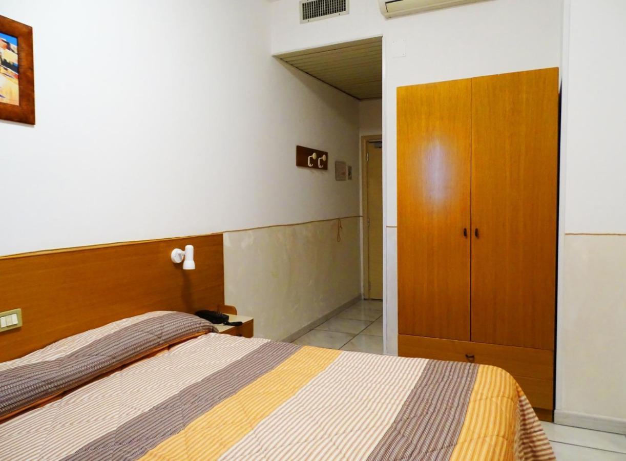 Hotel Bellariva Пескара Экстерьер фото