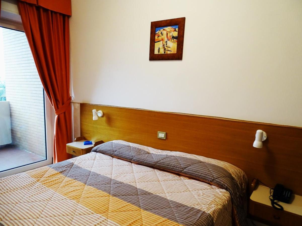 Hotel Bellariva Пескара Экстерьер фото